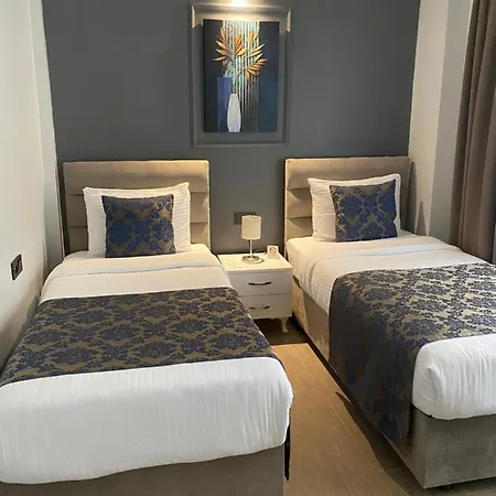 12 Hotel Koseilyas