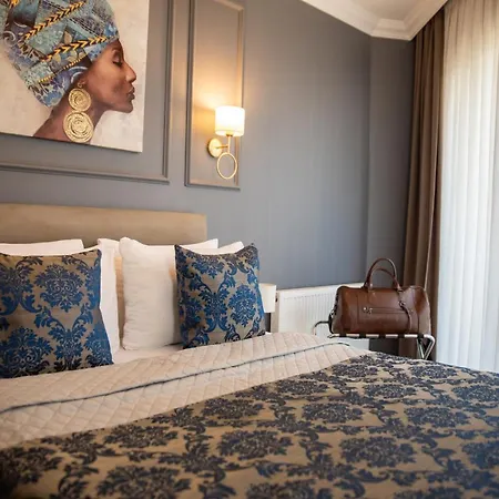 Hotel 12 Koseilyas