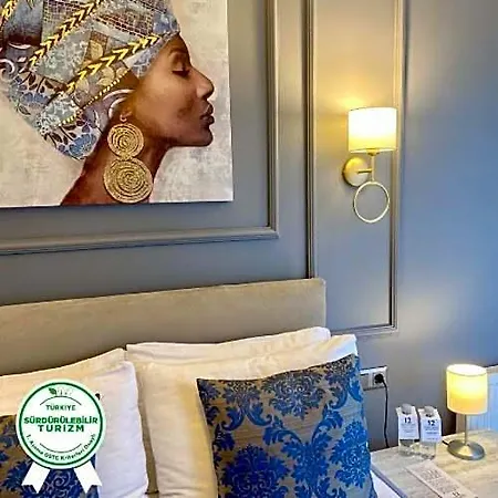 12 Hotel 3*
