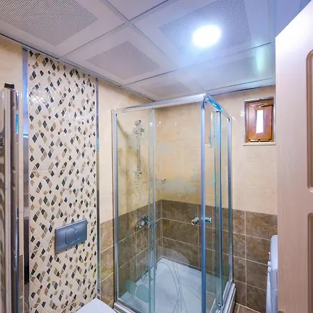Hotel 12 3*